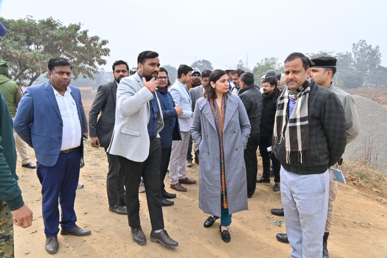 मलई बराज का जिला पदाधिकारी ने किया निरीक्षण, किसानों को मिलेगा सिंचाई का लाभ