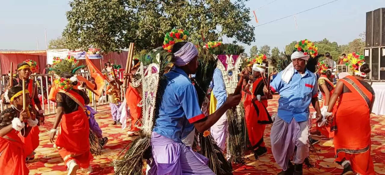 जनजातीय आस्था का तीर्थ आल्हामाड़ा: सामाजिक एकता और सांस्कृतिक चेतना का जीवंत प्रतीक बना छेरता तिहार
