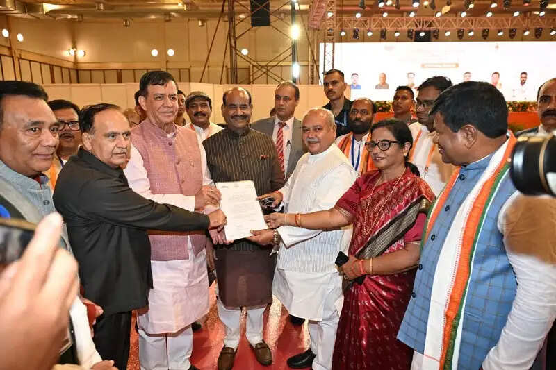 मप्र विधानसभा अध्यक्ष तोमर की अध्यक्षता में गठित समिति ने 11 बिंदुओं पर की अनुशंसाएं