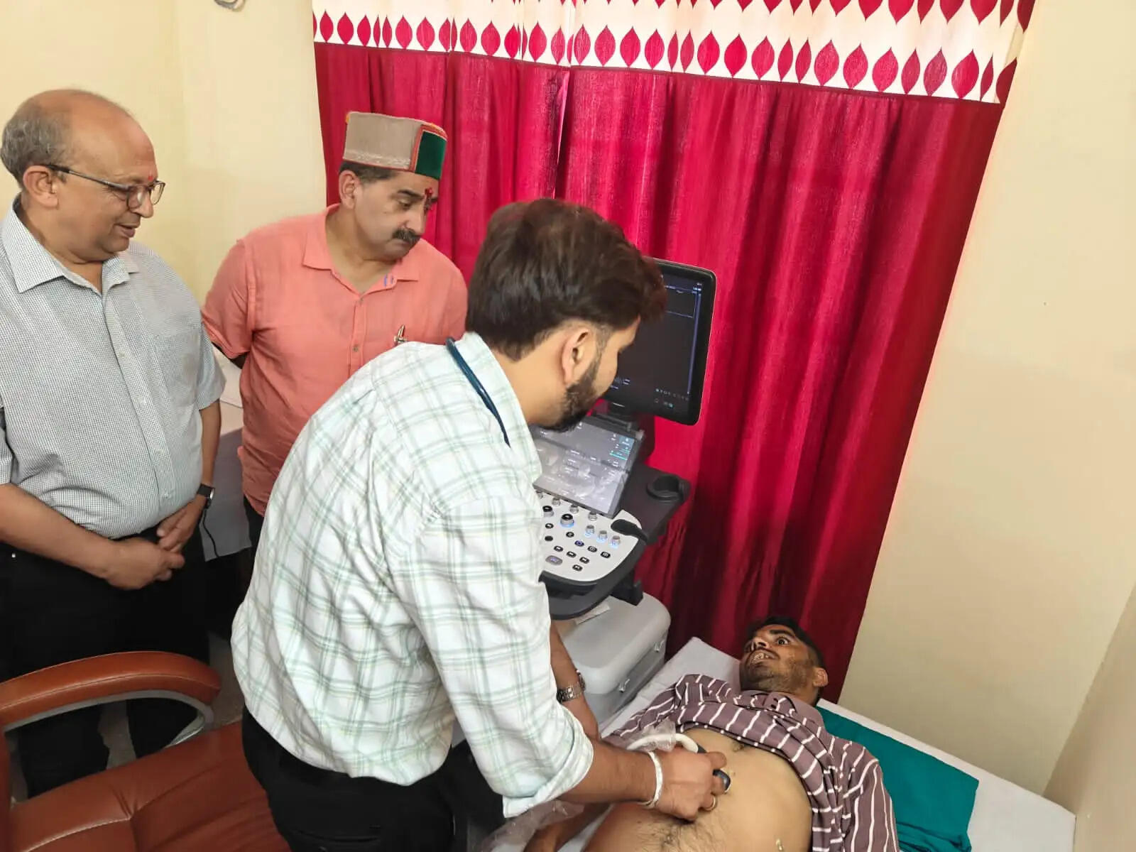 शाहपुर अस्पताल में पहली सफल सर्जरी, उपमुख्य सचेतक ने दी डॉक्टरों को बधाई