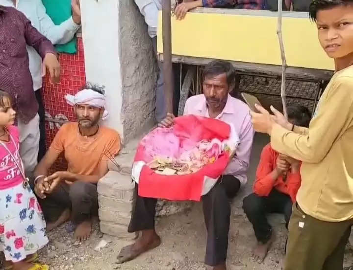 आस्था या अंधविश्वास: लोग देवी का अवतार समझ पूजते रहे और इन्फेक्शन से मासूम की चली गई जान