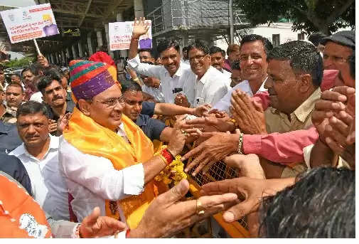 दक्षिण कोरिया और जापान की यात्रा से लौटने पर मुख्यमंत्री भजनलाल शर्मा का हुआ भव्य स्वागत