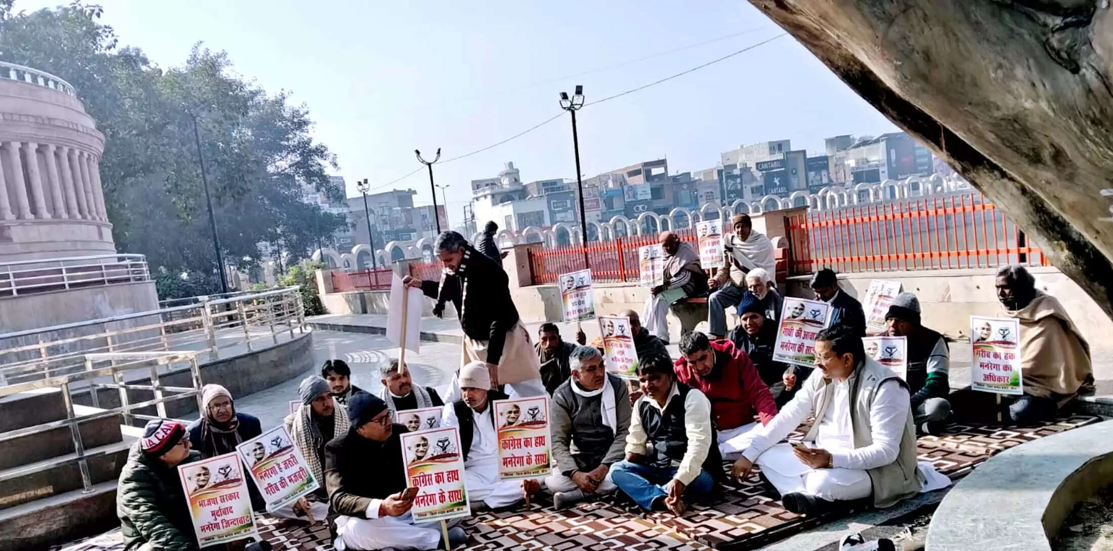 जींद : मनरेगा कानून बचाने के लिए कांग्रेस कार्यकर्ताओं ने रखा उपवास