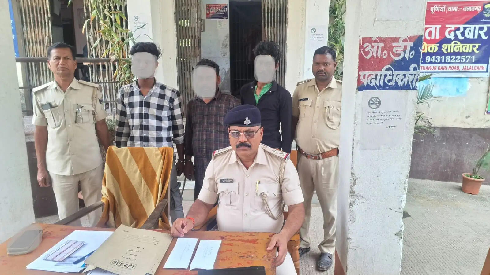 पूर्णिया पुलिस बरामद की चोरी के वाहन व मोबाइल , कई आरोपित गिरफ्तार