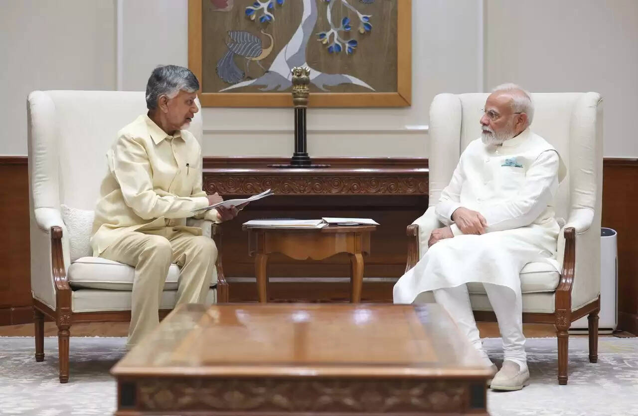 आंध्र प्रदेश के मुख्यमंत्री ने प्रधानमंत्री से मुलाकात की