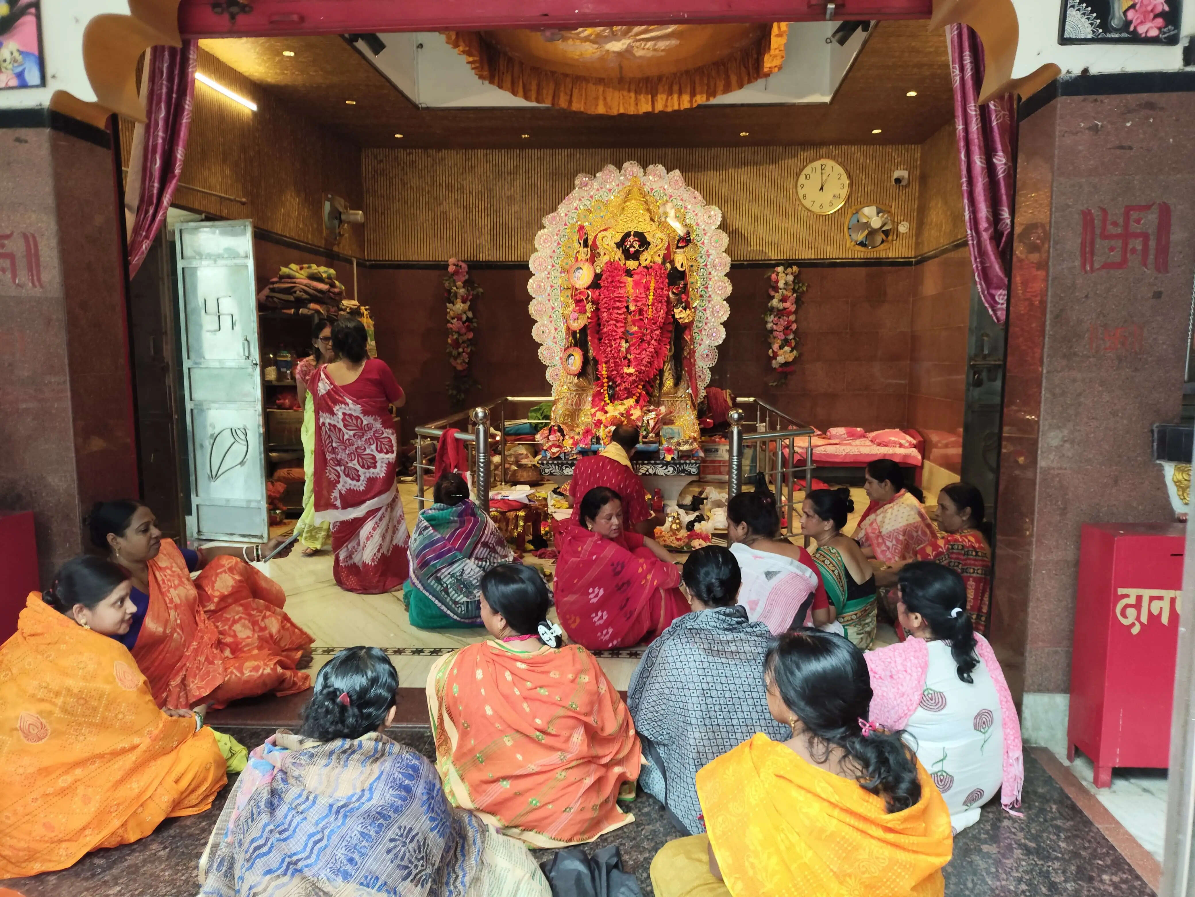 अमावस्या पर बूढ़ी काली मंदिर समेत विभिन्न मंदिरों में हुई पूजा-अर्चना