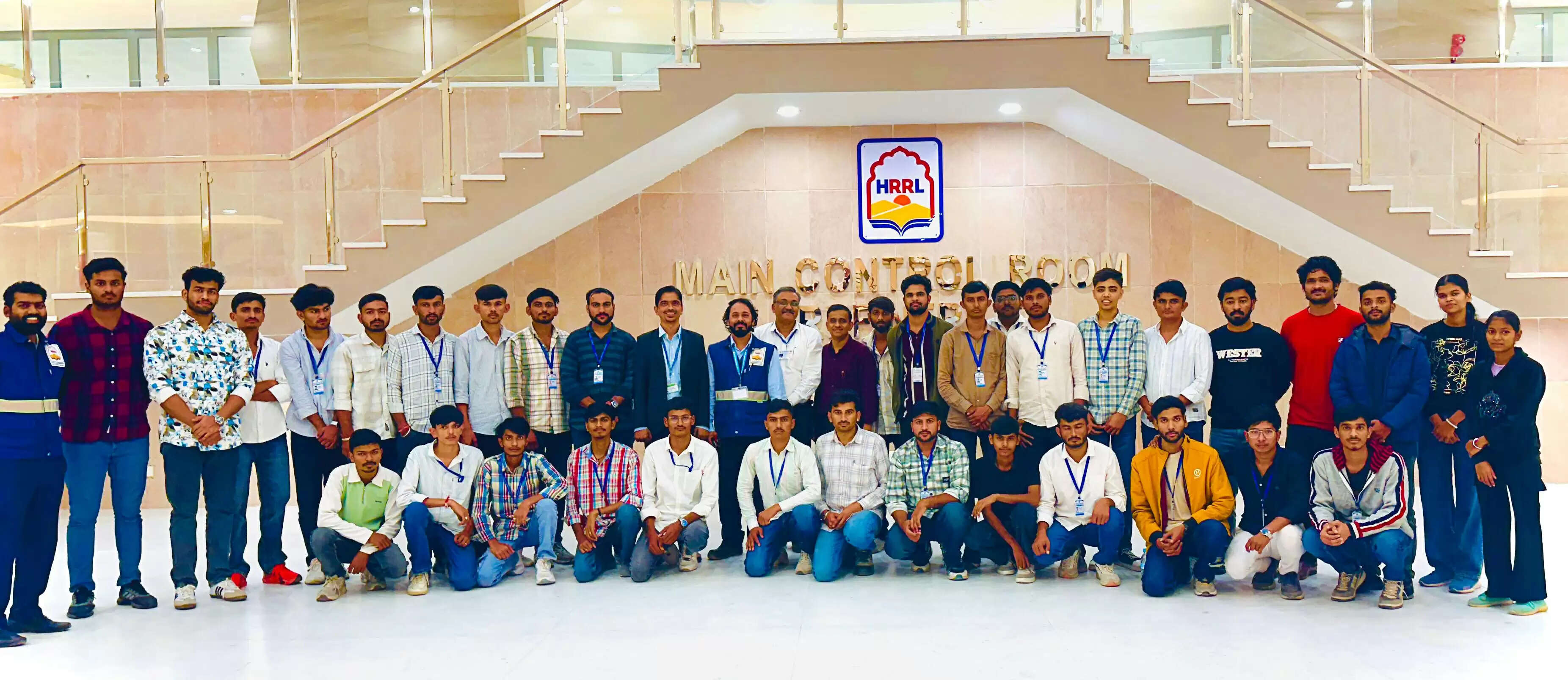 पॉलीटेक्निक कॉलेज के छात्रों ने किया पचपदरा रिफाइनरी में औद्योगिक भ्रमण : पेट्रोल शोधन प्रक्रिया समझी