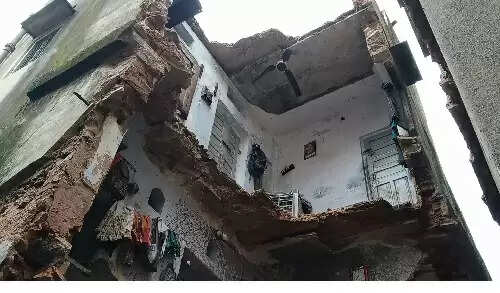 (अपडेट) जयपुर में जर्जर हवेली ढही, पिता-पुत्री की मौत