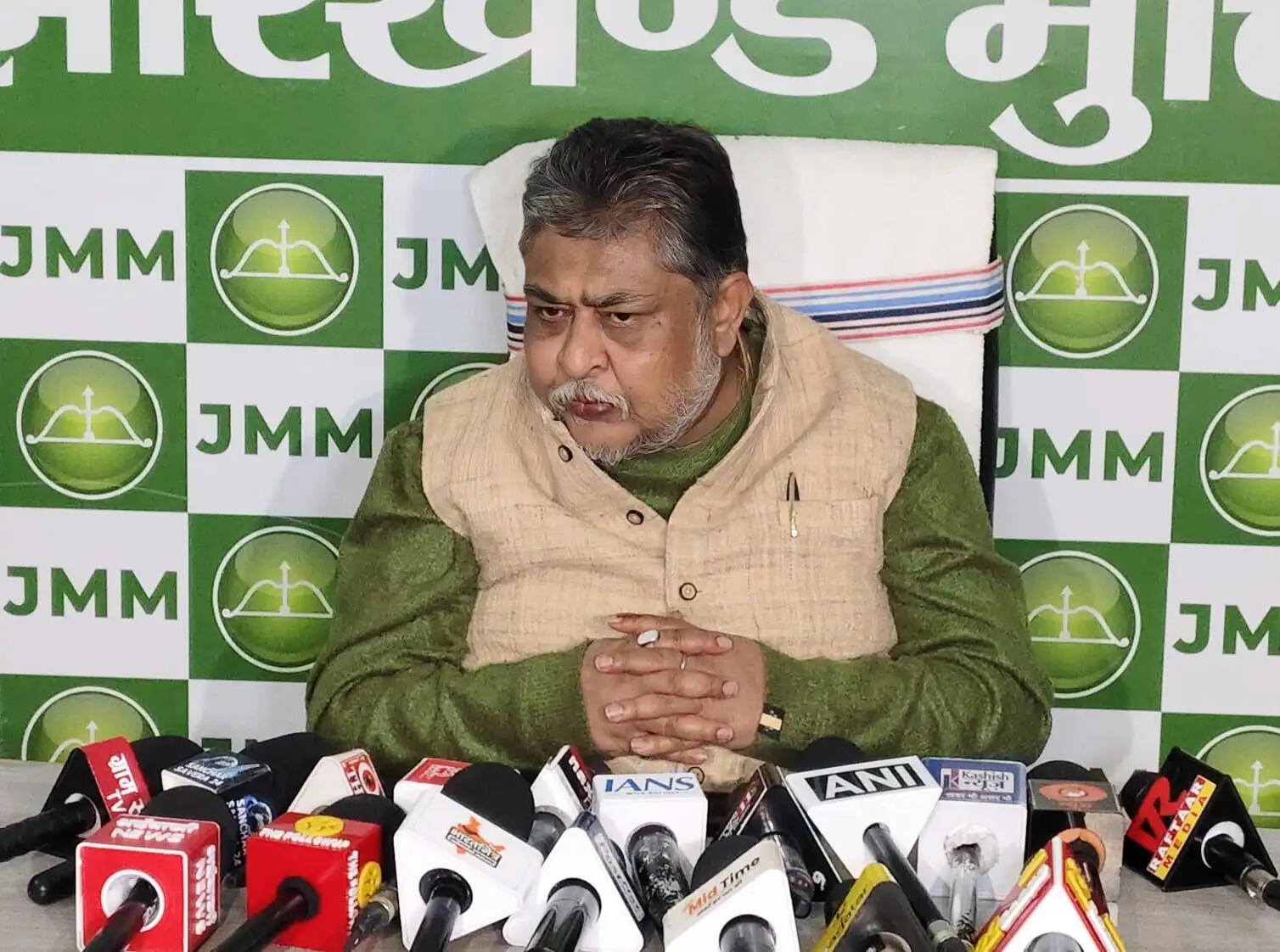 बांग्लाभाषी और अल्पसंख्यकों के साथ भेदभाव स्वीकार नहीं : सुप्रियो