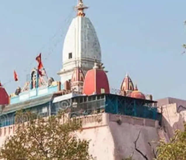 चैत्र नवरात्र शुरू, श्रद्धा और उल्लास के साथ मंदिरों में उमड़ी भीड़