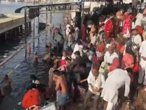 पुष्कर में कार्तिक पूर्णिमा पर लाखों श्रद्धालुओं ने लगाई आस्था की डुबकी, पंचतीर्थ स्नान के साथ मेला संपन्न