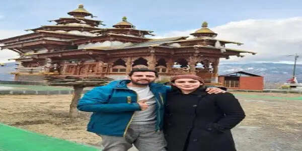 हिमाचल के लोकगायक विक्की चौहान की पत्नी जिला परिषद चुनाव हारीं