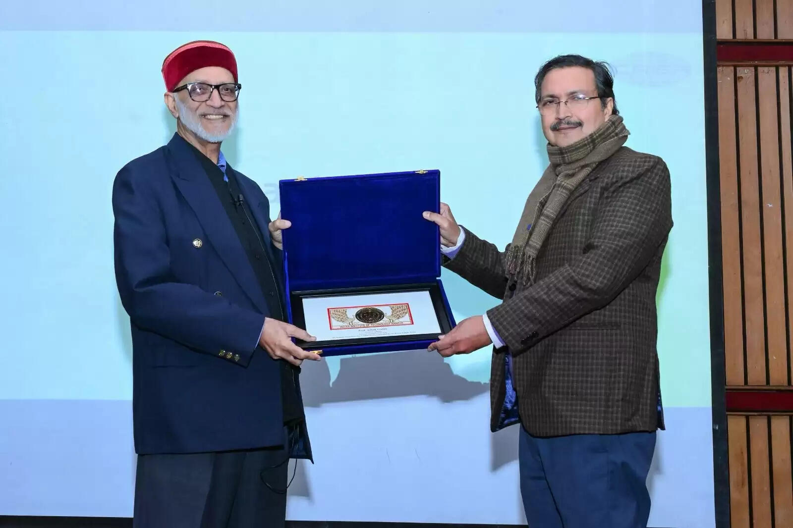 कृषि को टिकाऊ बनाने के लिए नीतियों, पद्धतियों और साझेदारियों में समन्वय आवश्यक : प्रो. अशोक गुलाटी