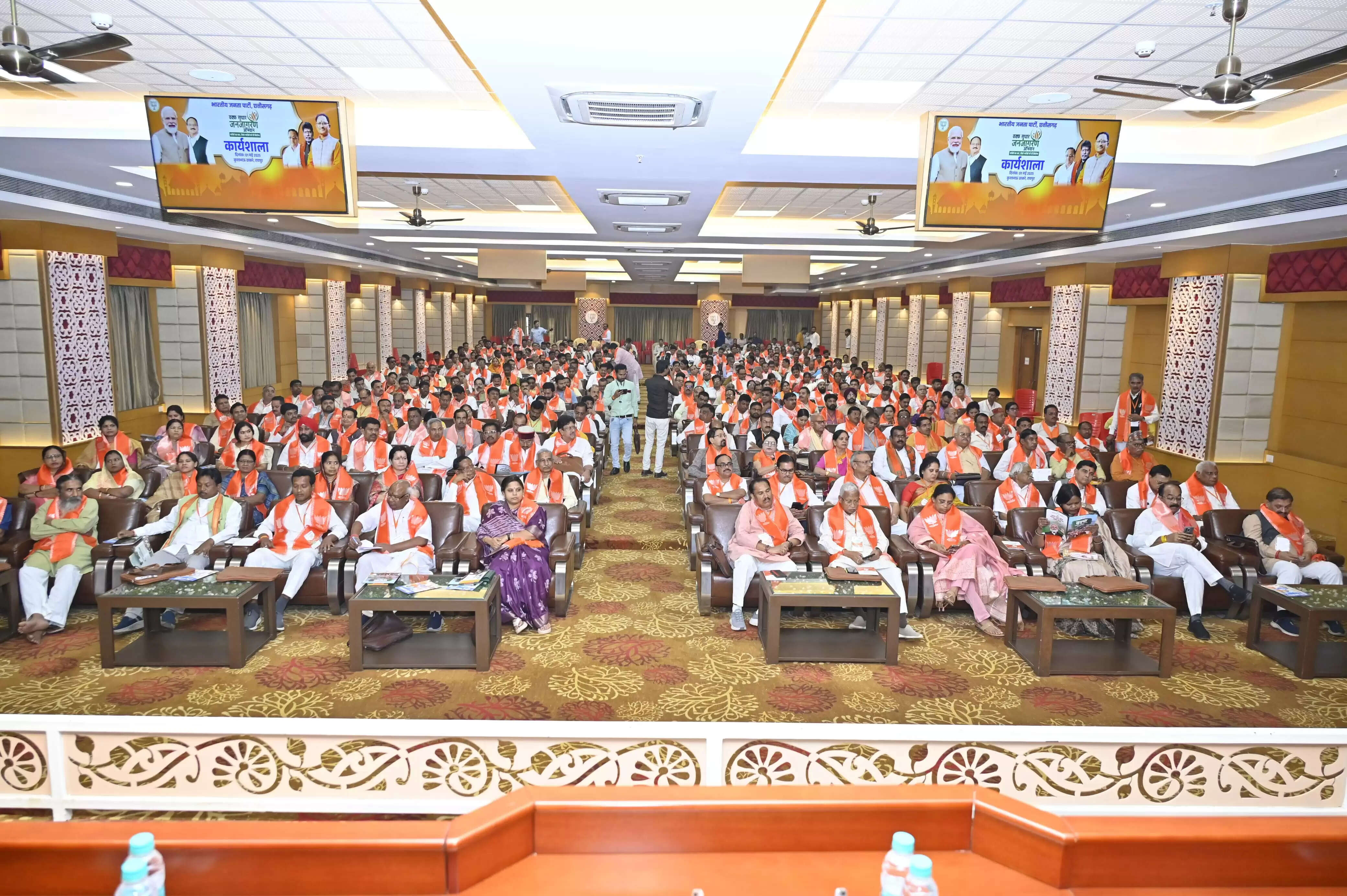 वक्फ का संशोधन मुस्लिमों का विकास करेगाः डॉ. राधा मोहन दास अग्रवाल