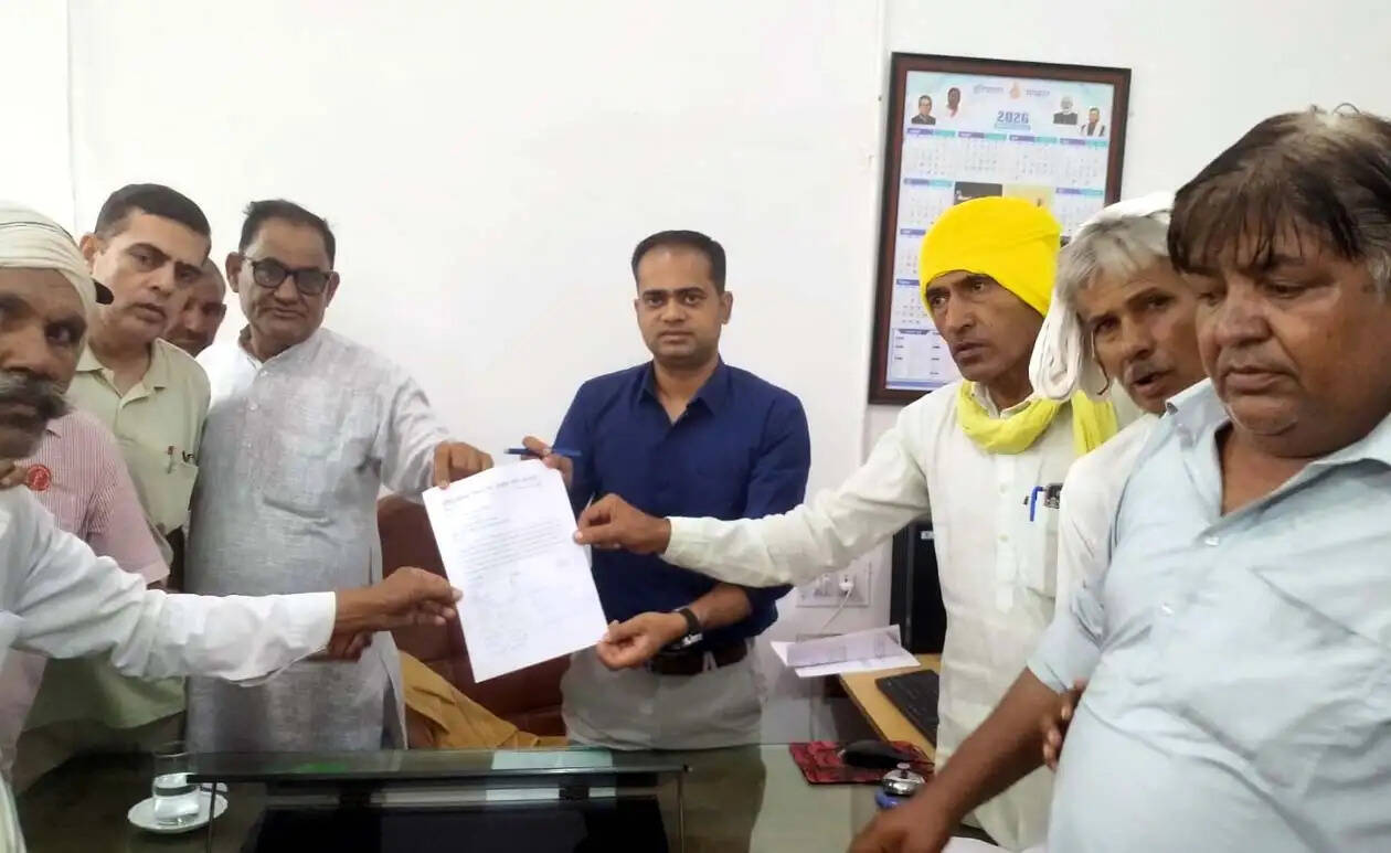 हिसार : भारत-अमेरिका कृषि व्यापार समझौते के विरोध में किसान सभा ने सौंपा ज्ञापन