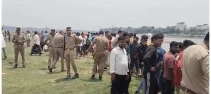 (अपडेट) यमुना नदी में छह लाेग डूबे, चार की माैत व दाे काे बचाया गया