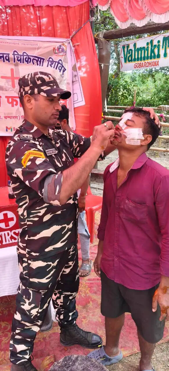 65वी एसएसबी ने तीन घायल को अठारह किलोमीटर पहाड पर पैदल चलकर पहुंचाया अस्पताल