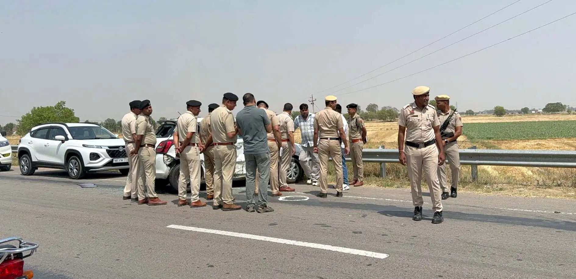 हिसार : स्कॉर्पियो सवार बदमाशों ने दो युवकों पर की फायरिंग