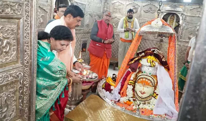 मप्रः मुख्यमंत्री डॉ. यादव ने मकर संक्रांति पर्व पर सपत्नीक की महाकालेश्वर मंदिर में पूजा