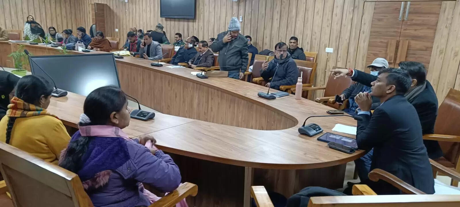 गोरखपुर जोन में 12 घंटे का विशेष सघन अभियान, 217 अभियुक्त गिरफ्तार