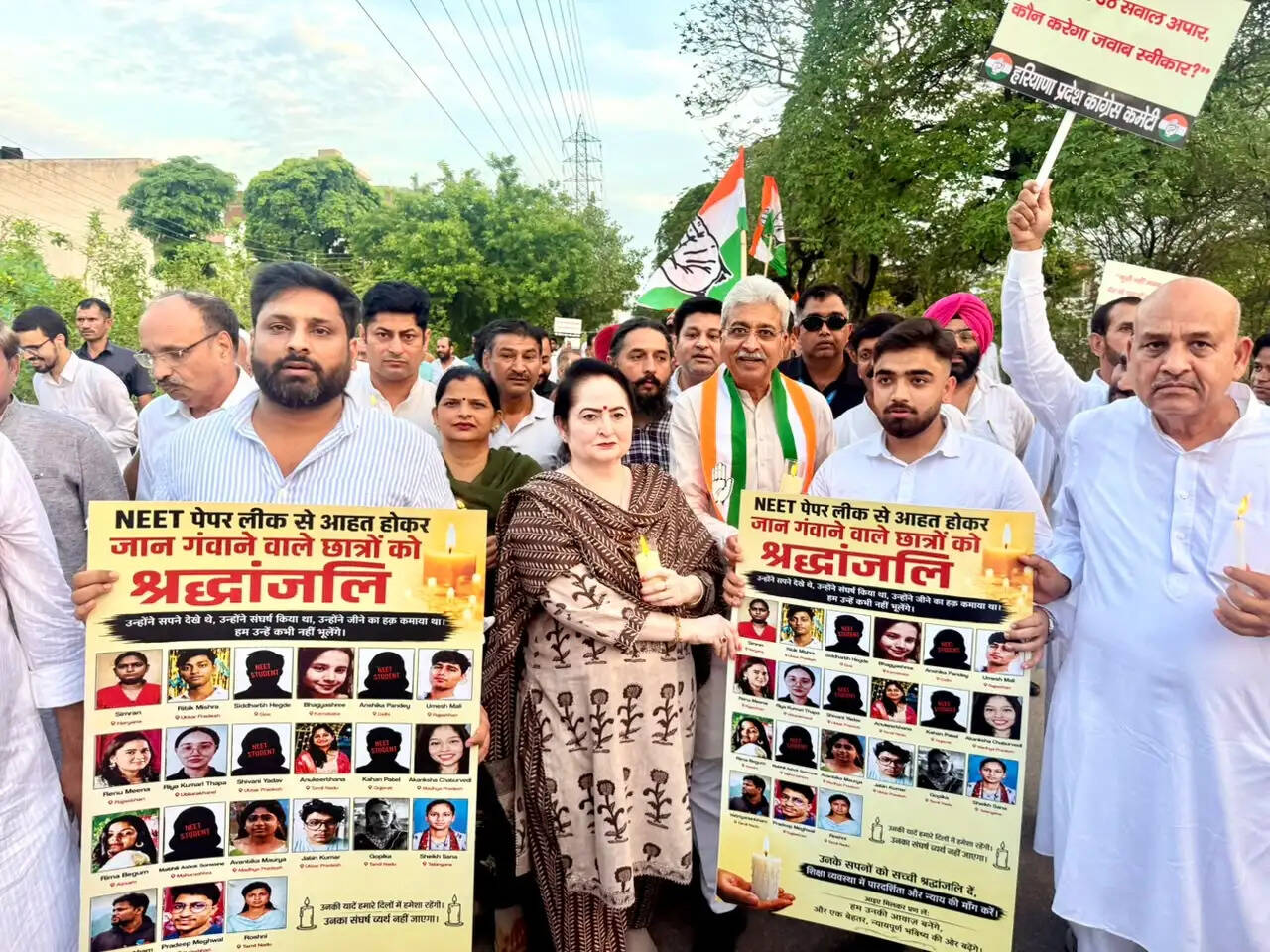 नीट परीक्षा में कथित अनियमितताओं के विरोध में कांग्रेस का कैंडल मार्च