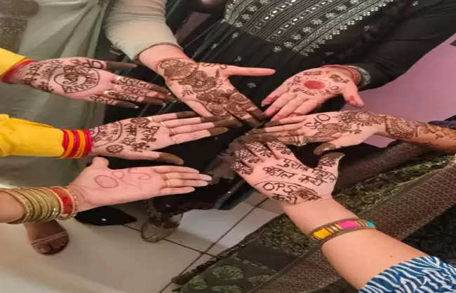 New mehndi rachan lagi hatho me Quotes, Status, Photo, Video | Nojoto