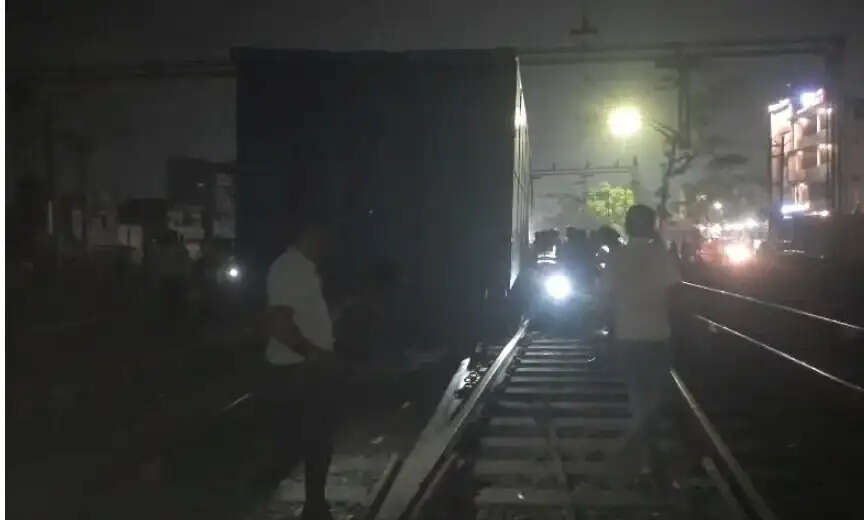 बिलासपुर रेलवे स्टेशन के पास मालगाड़ी का डिब्बा पटरी से उतरा, बड़ा हादसा टला