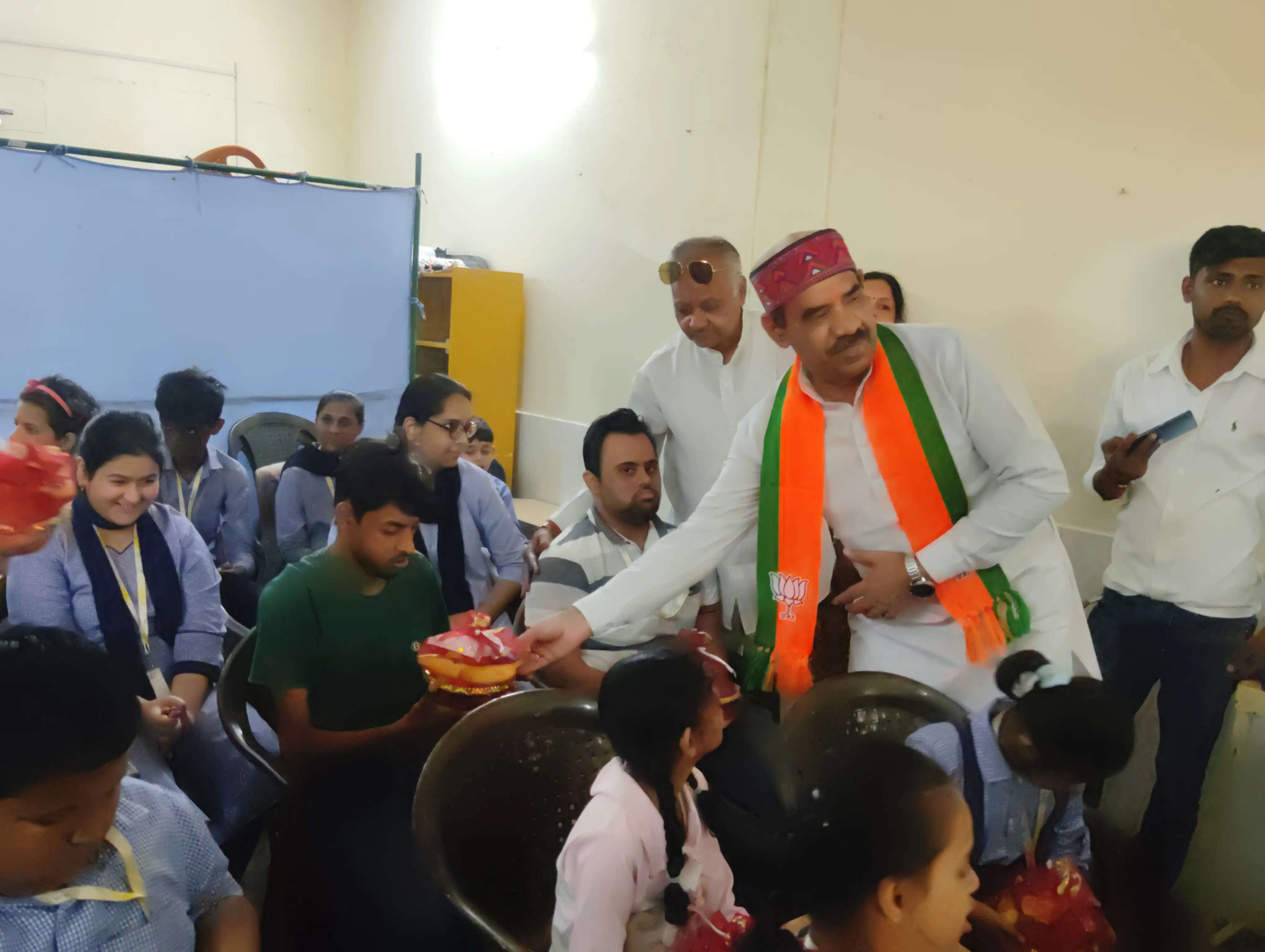 सेवा और समर्पण की मिसाल रहे माधवराव सिंधिया : प्रदीप मिश्रा
