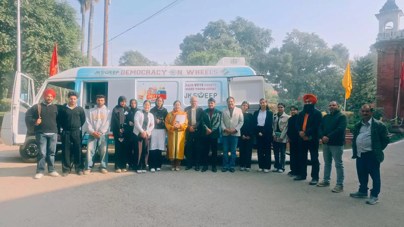 जीजीएम साइंस कॉलेज जम्मू में व्यापक निर्वाचन जागरूकता कार्यक्रम आयोजित