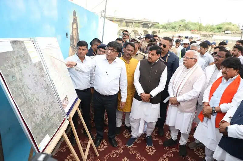 मनोहर लाल ने उज्जैन में किया सिंहस्थ 2028 के निर्माण कार्यों का निरीक्षण