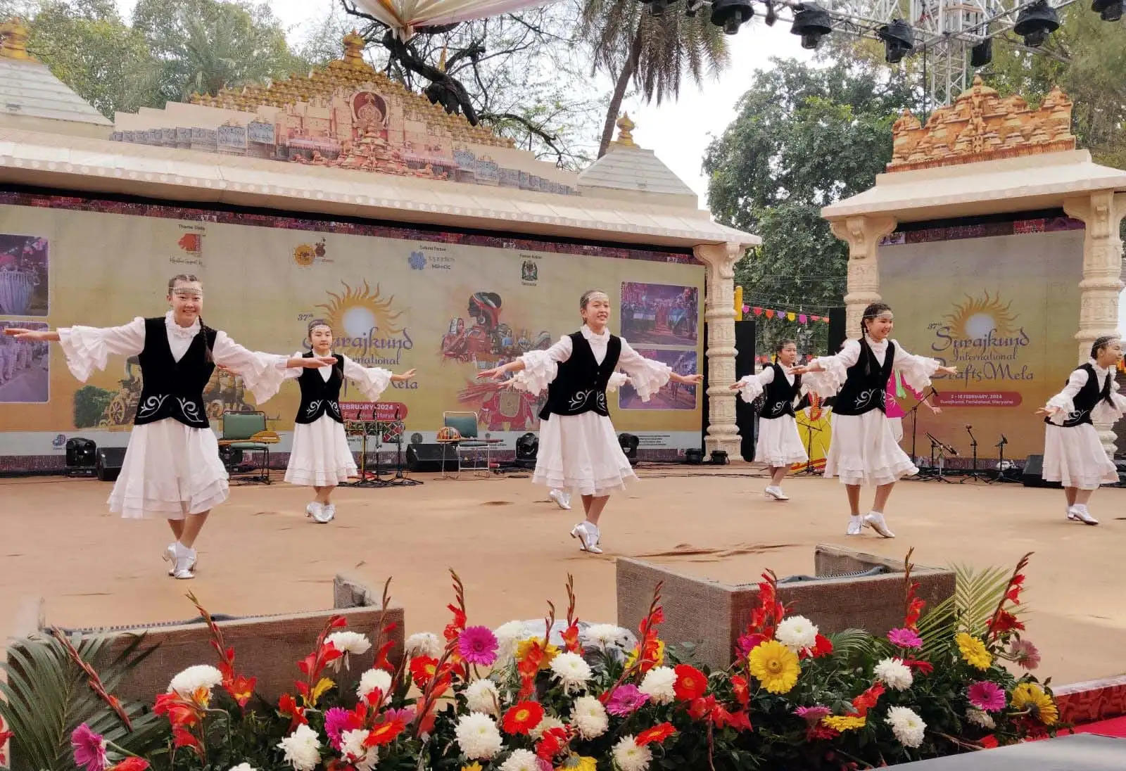 सूरजकुंड मेला: यूखनी यइम्मा-यइम्मा गीत पर झूमे टुनिशियाई कलाकार