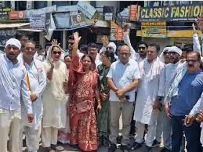 बालाघाट में&nbsp;किसान कांग्रेस ने मुख्यमंत्री का पुतला दहन किया,&nbsp;उज्जैन किसान कांग्रेस जिलाध्यक्ष पर कार्रवाई के विरोध में प्रदर्शन