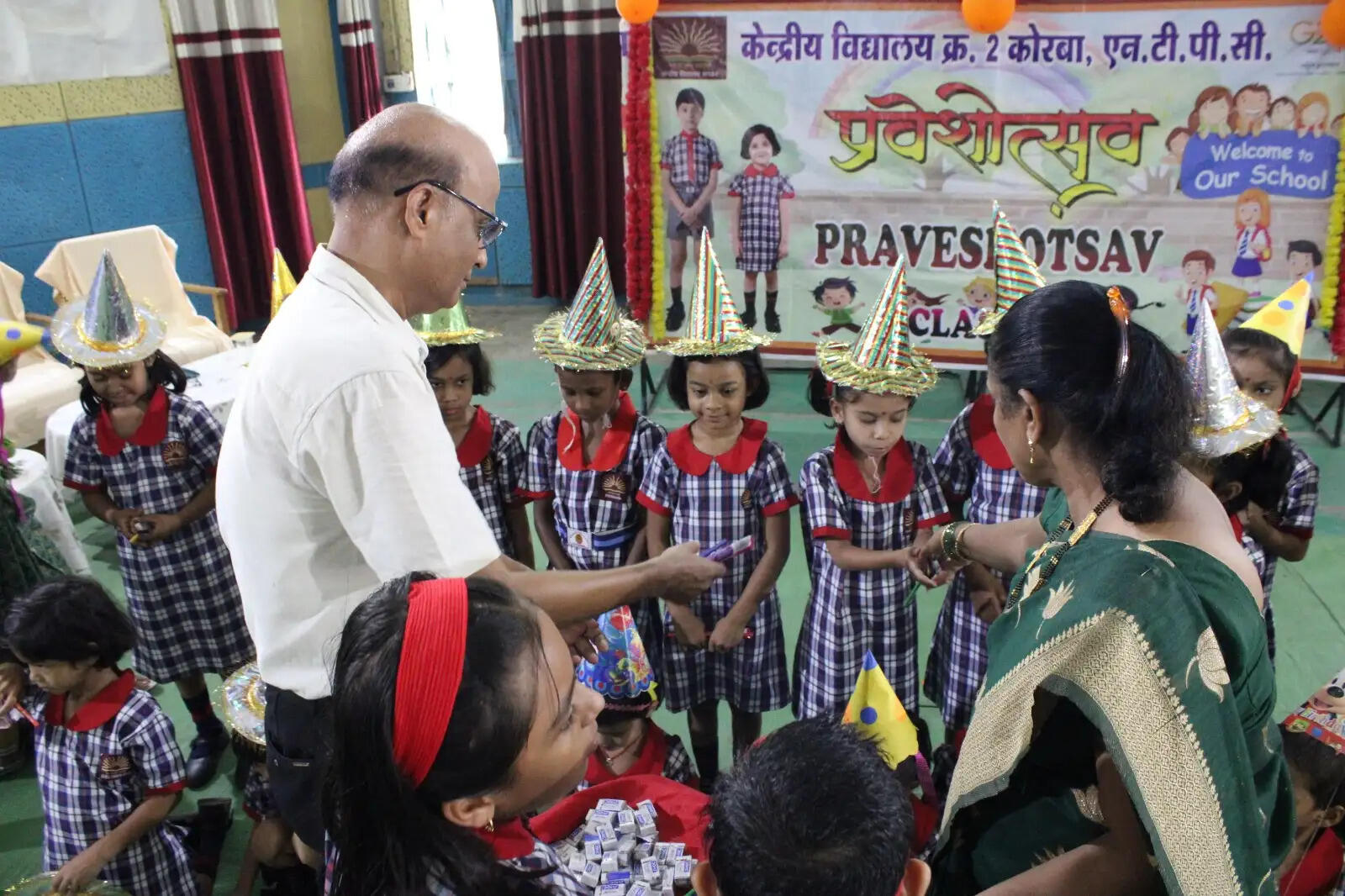 केंद्रीय विद्यालय एनटीपीसी में कक्षा एक के नन्हें मुन्नों का हुआ भव्य स्वागत