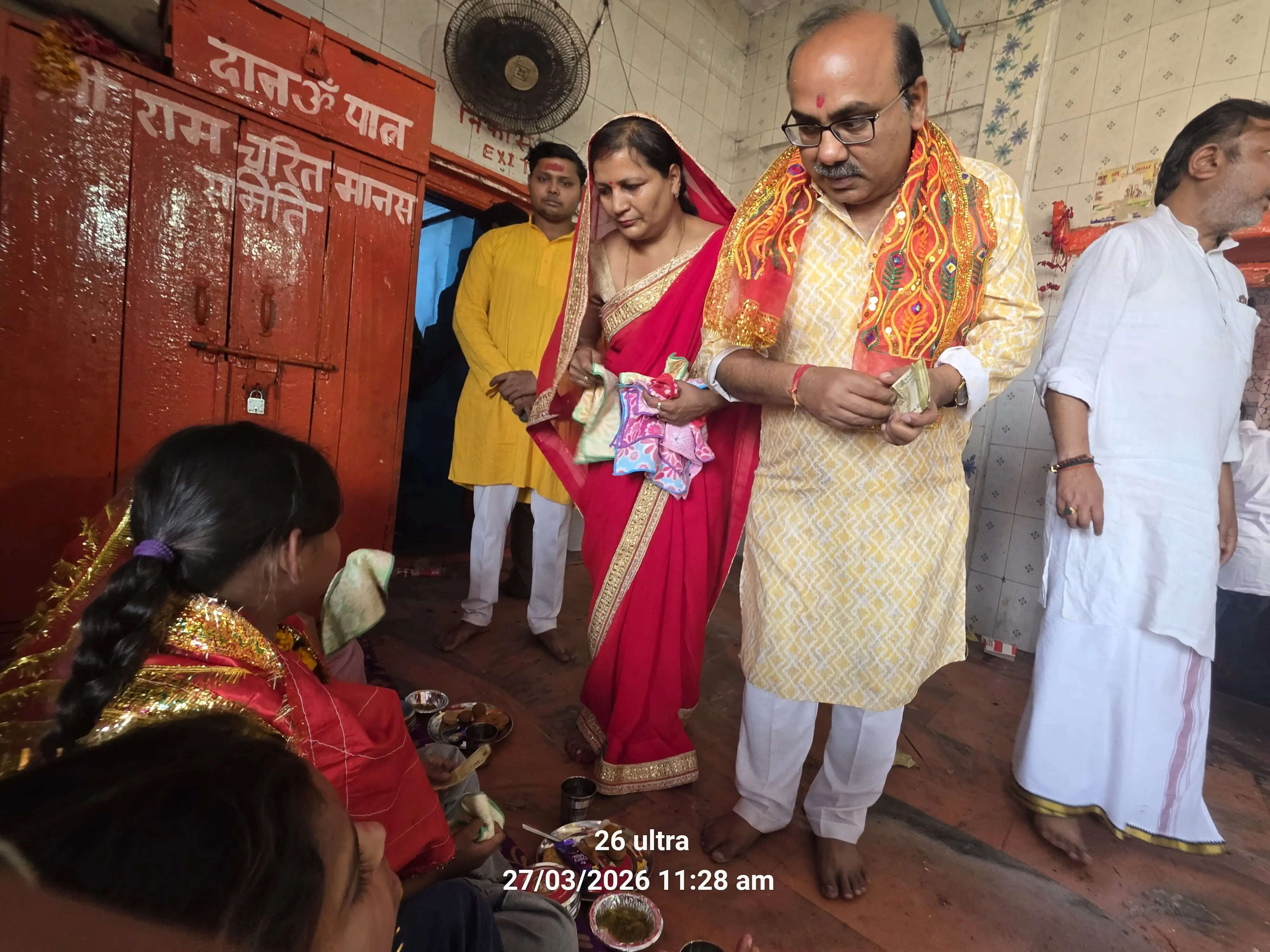 राम नवमी पर मंदिरों में उमड़ी भीड़, कन्या पूजन की रही धूम