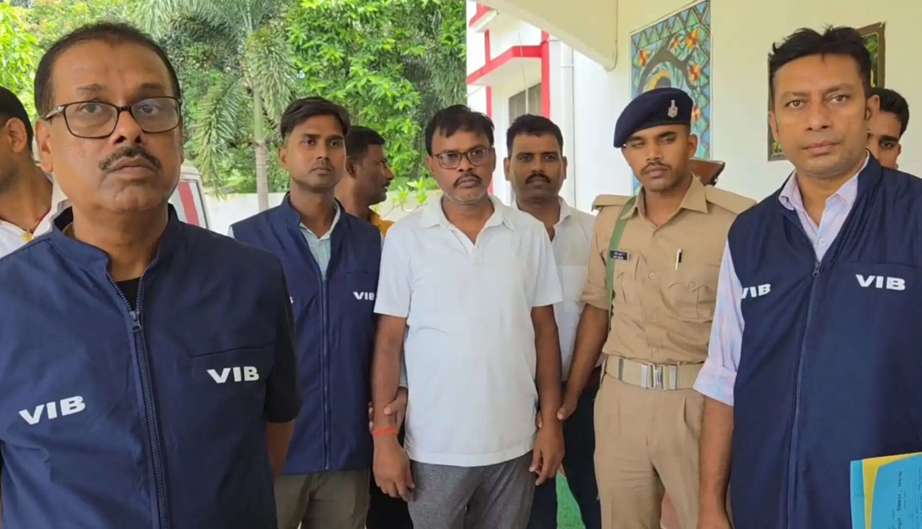 उद्योग विभाग के महाप्रबंधक 50 हजार घूस लेते निगरानी के हत्थे चढ़े