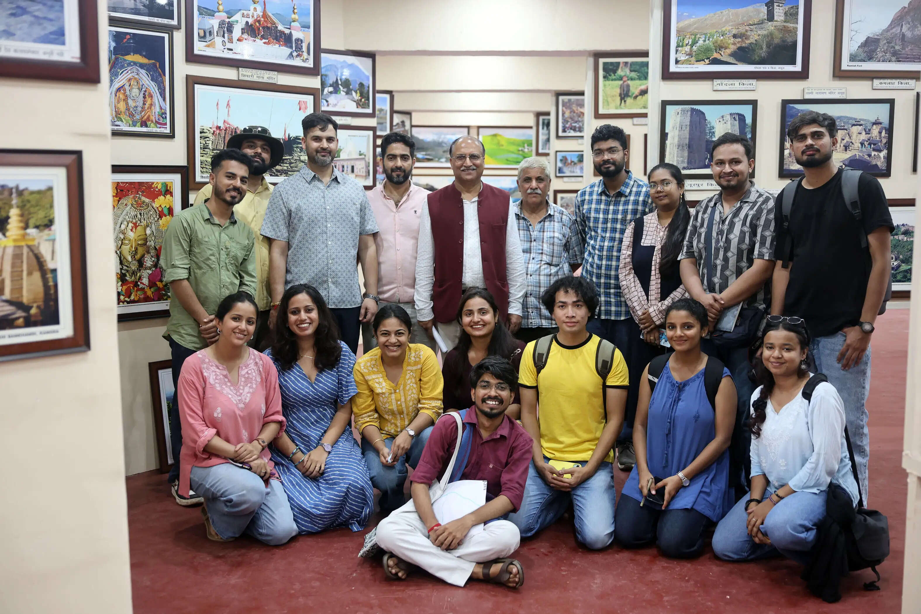 स्कूल ऑफ नेशनल प्लानिंग के प्रशिक्षुओं ने किया हिमाचल दर्शन फोटो गैलरी का भ्रमण