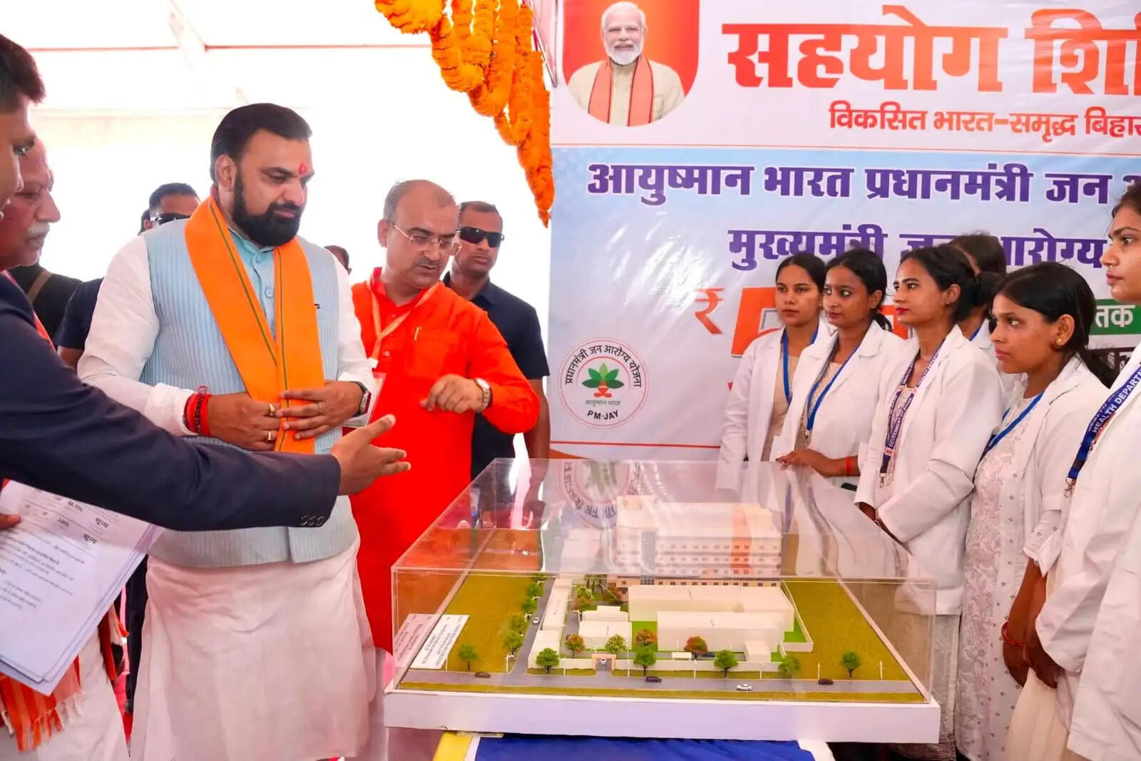 30 दिन में काम नहीं तो निलंबन, अपराधी को बिहार छोड़ना होगा : सम्राट चौधरी