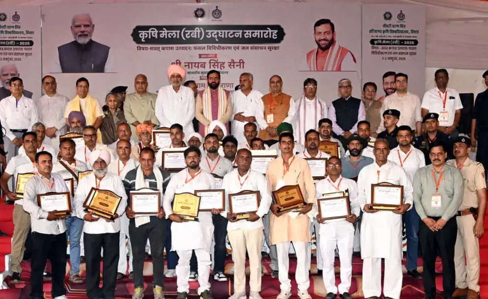 हिसार : सतत कपास उत्पादन व फसल विविधीकरण से जल संसाधनों का होगा संरक्षण : नायब सैनी