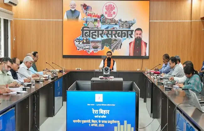 ईज ऑफ डूइंग बिजनेस को बढ़ावा देने के साथ-साथ घर खरीदारों के हितों को मिले सर्वोच्च प्राथमिकता : मुख्यमंत्री