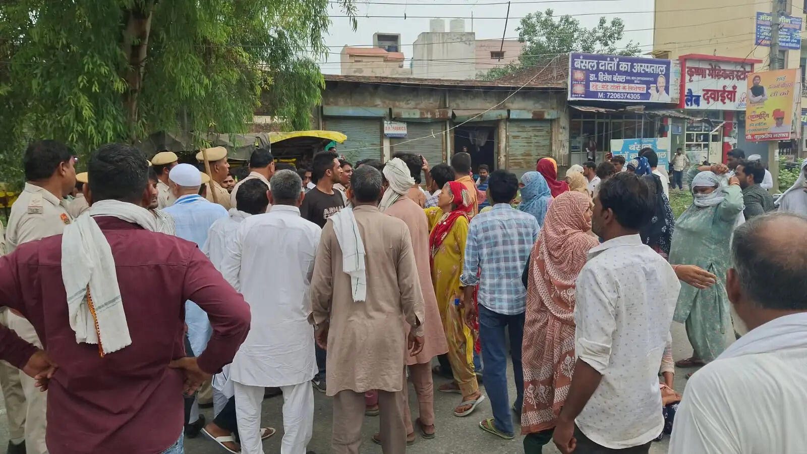 पलवल के रजपुरा में मां-बेटे की मौत से हड़कंप, पति पर गला दबाकर हत्या का आरोप