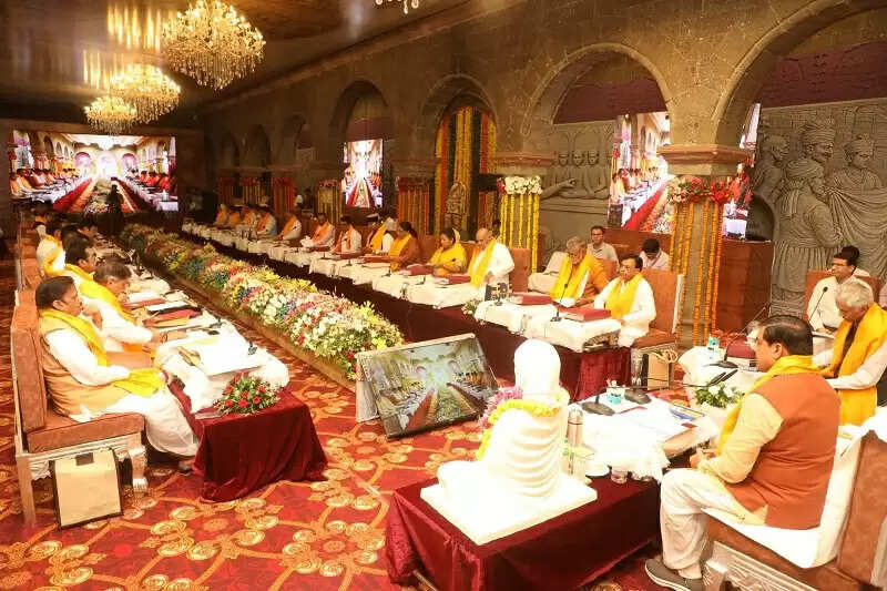 मप्र कैबिनेट का बड़ा फैसला, सड़क हादसे में घायल को अस्पताल पहुंचाने वाले को मिलेंगे 25 हजार रुपये