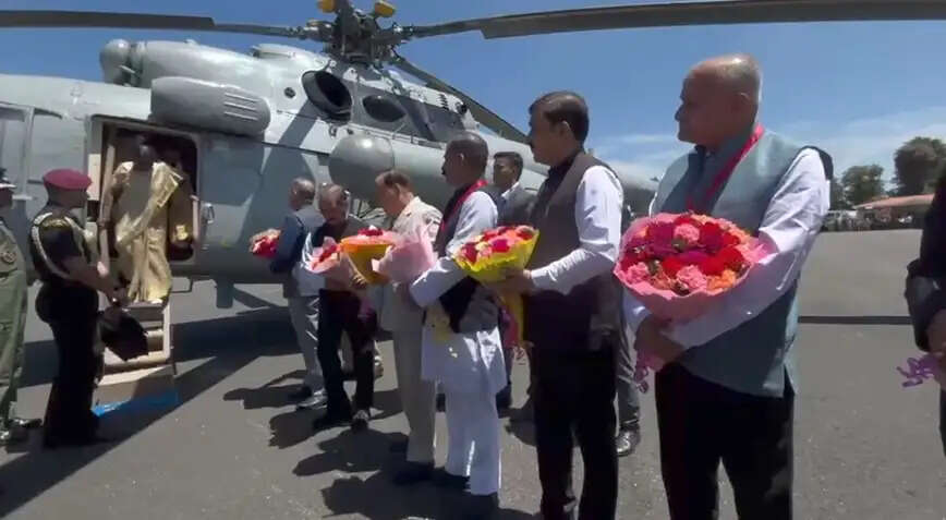 राष्ट्रपति द्रौपदी मुर्मू पांच दिवसीय ग्रीष्मकालीन प्रवास पर शिमला पहुंचीं