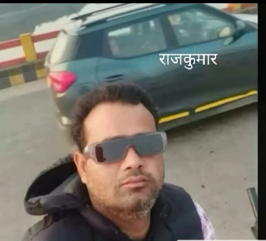 राजाखेड़ा में अनियंत्रित कार पलटी, दो युवकों की मौत
