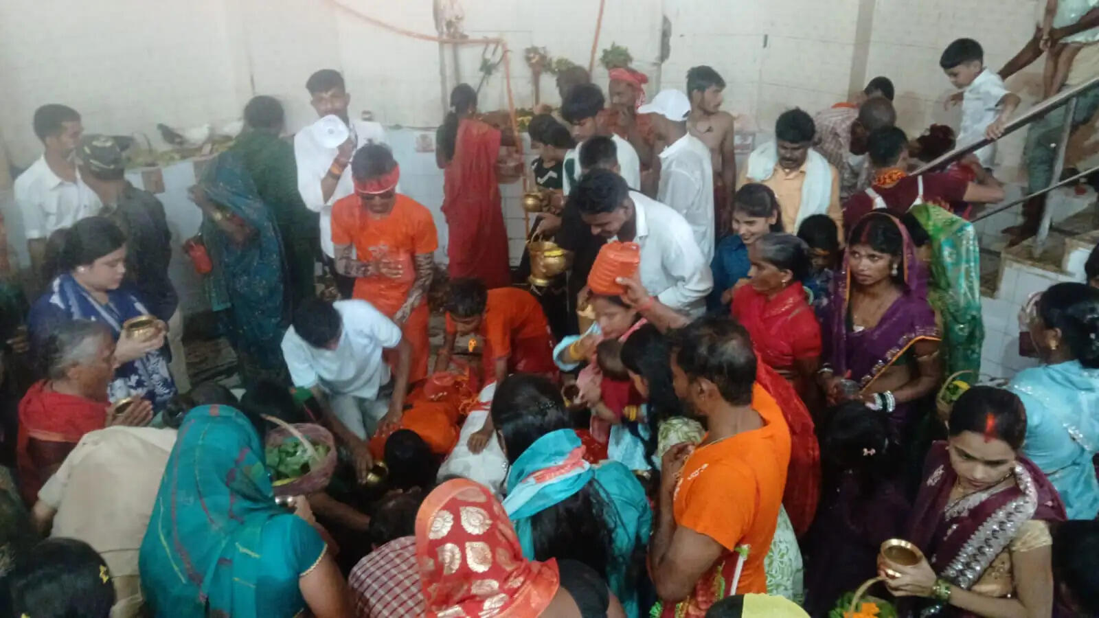 प्रथम सोमवारी पर शिवालयों में उमड़ा आस्था का सैलाब, हर-हर महादेव के जयघोष से गूंजा वातावरण