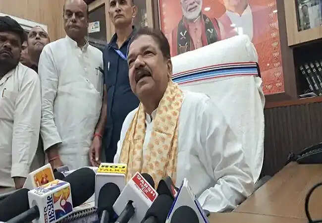 भू-अर्जन में लापरवाही बर्दाश्त नहीं, विकास की रफ्तार रोकने वालों की तय होगी जवाबदेही : डॉ. दिलीप जायसवाल