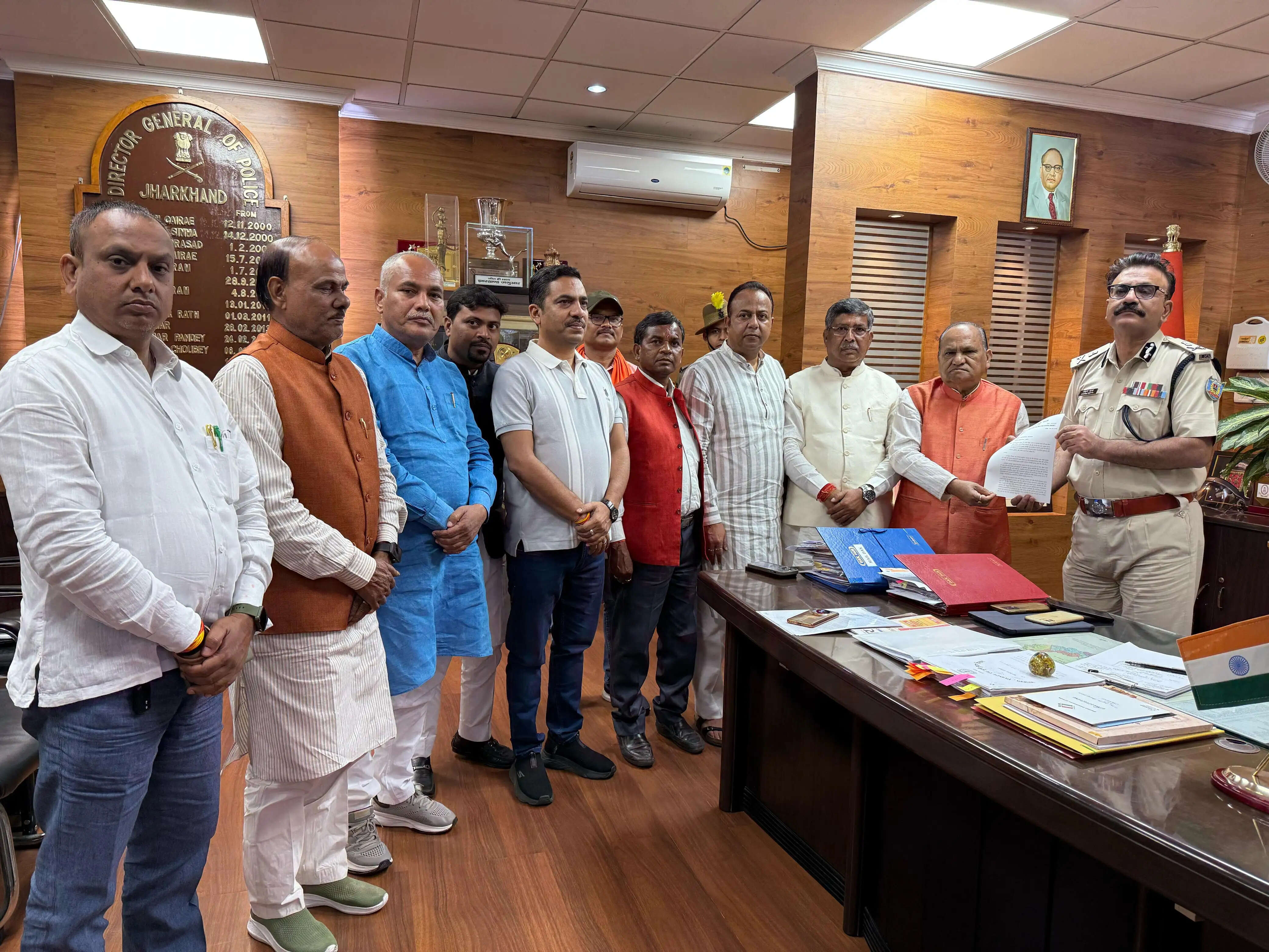 विधायक सीपी सिंह के नेतृत्व में भाजपा प्रतिनिधिमंडल ने डीजीपी से की मुलाकात