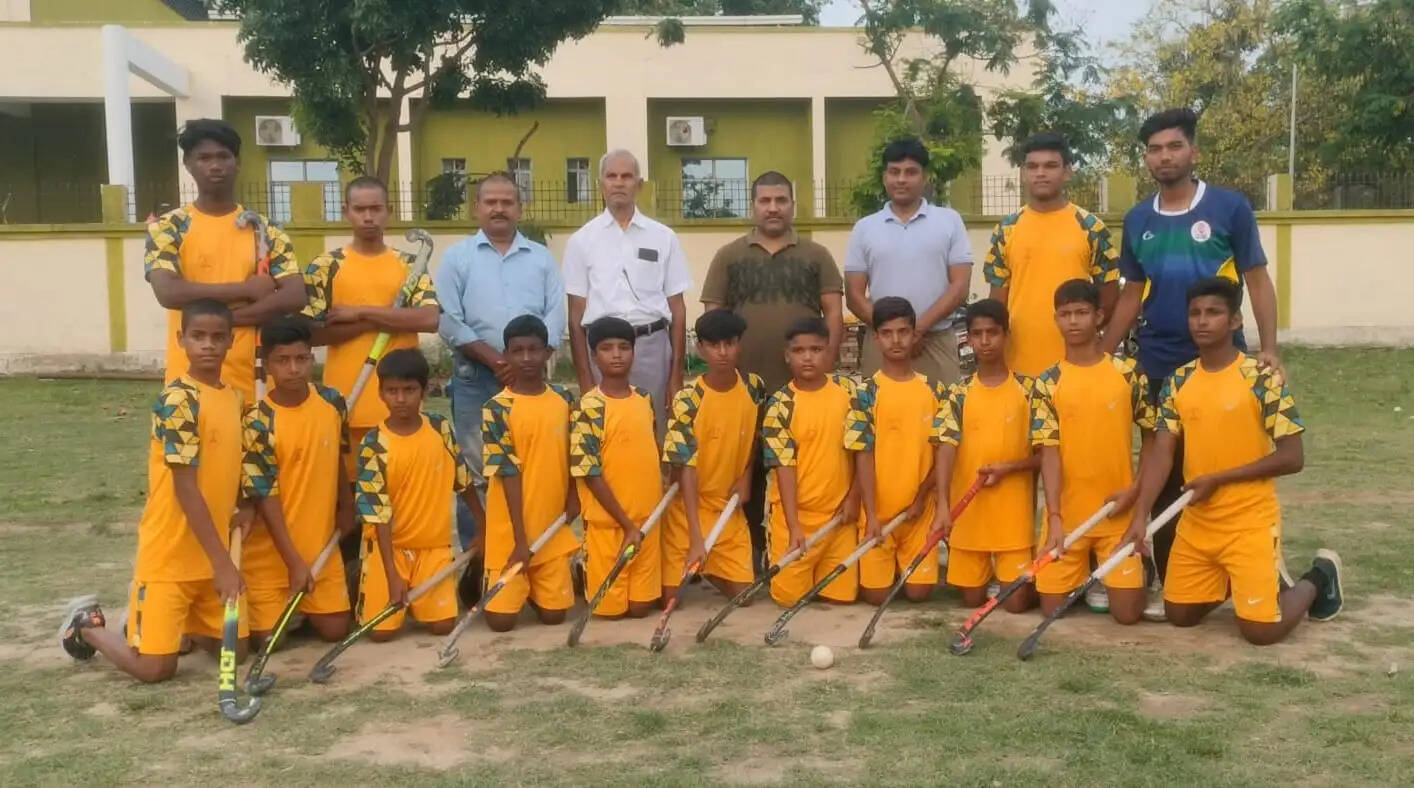 हॉकी एसोसिएशन सहरसा की टीम प्रतियोगिता में भाग लेने कैमूर रवाना