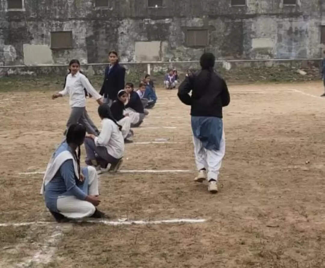 खो खो प्रतियोगिता में शिवा जी हाउस की बालिकाओं ने मारी बाजी