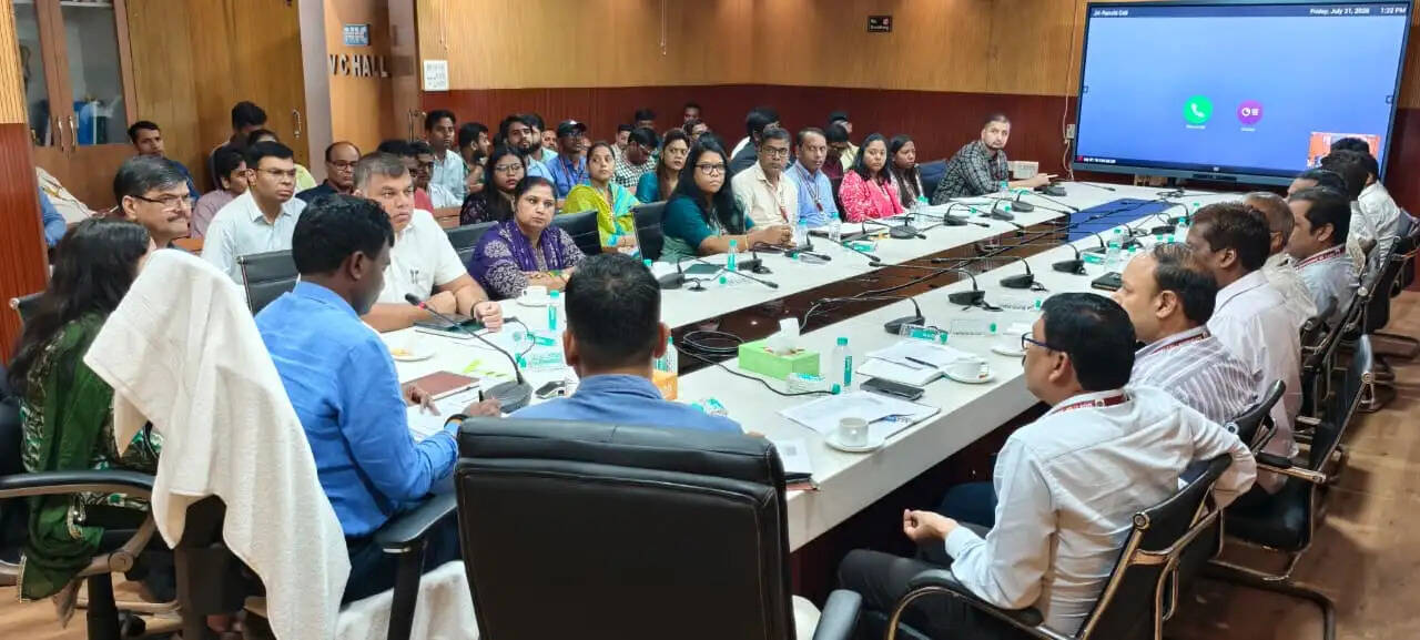 राजस्व मामलों में लापरवाही पर लगेगा जुर्माना : उपायुक्त