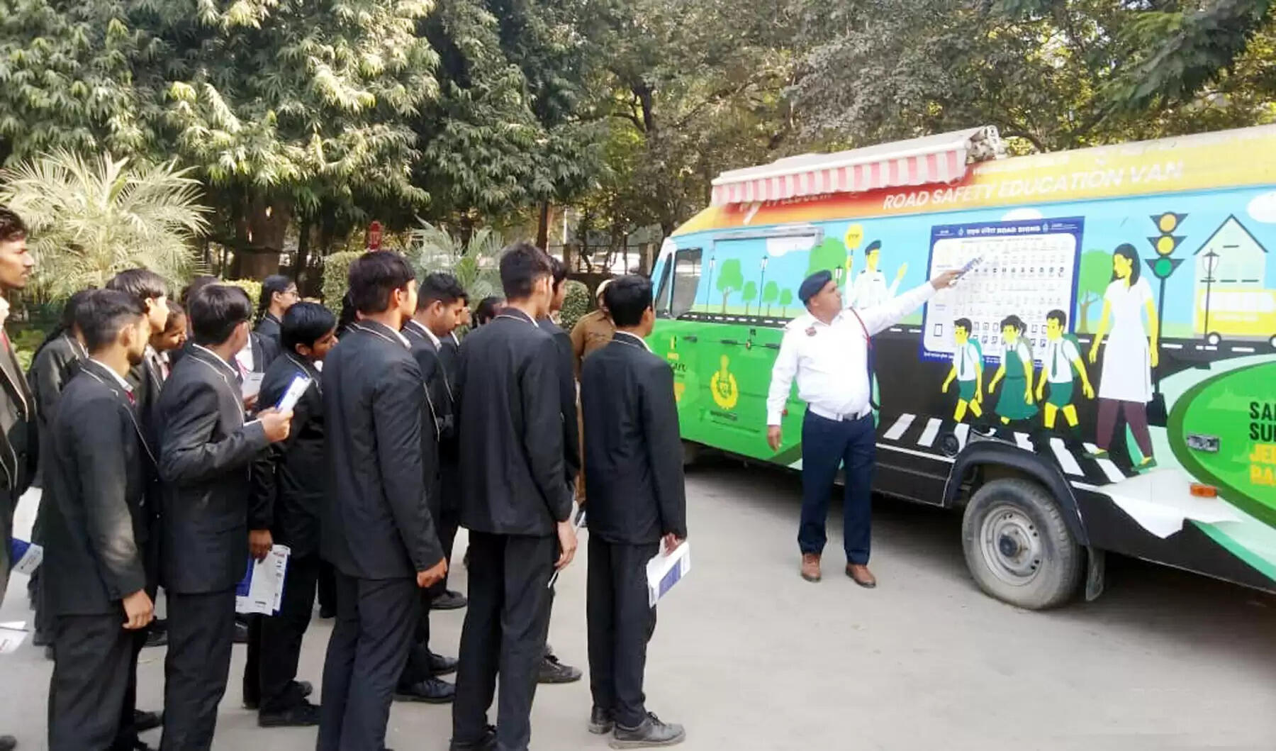 गुरुग्राम: ट्रैफिक रोड सेफ्टी पार्क में यातायात नियमों का पढ़ाया पाठ